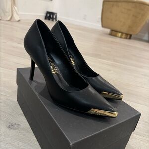 Elegant Black Heels with Gold Accents